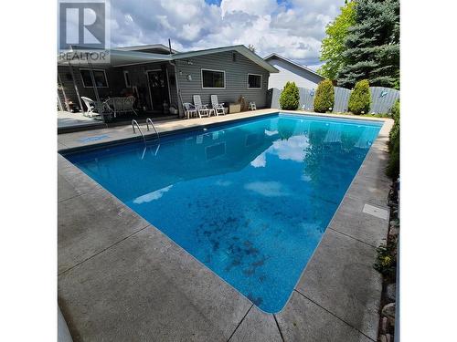 4390 Lakeshore Road Ne, Salmon Arm, BC - Outdoor With In Ground Pool With Backyard