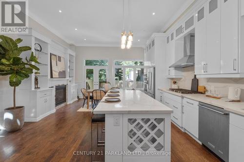 112 Oakcrest Avenue, Toronto (East End-Danforth), ON - Indoor Photo Showing Kitchen