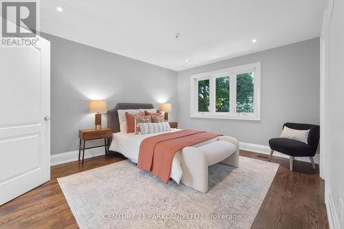 112 Oakcrest Avenue, Toronto (East End-Danforth), ON - Indoor Photo Showing Bedroom