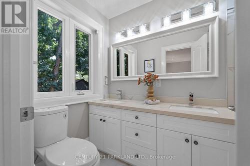 112 Oakcrest Avenue, Toronto (East End-Danforth), ON - Indoor Photo Showing Bathroom