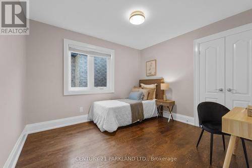 112 Oakcrest Avenue, Toronto (East End-Danforth), ON - Indoor Photo Showing Bedroom