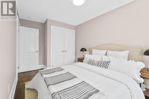 112 Oakcrest Avenue, Toronto (East End-Danforth), ON - Indoor Photo Showing Bedroom