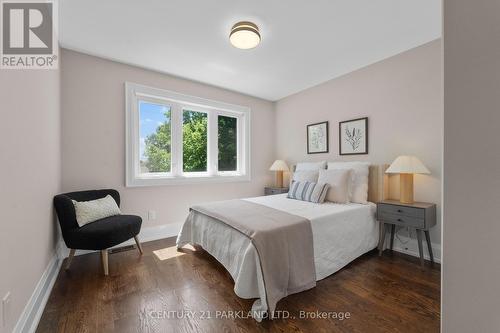 112 Oakcrest Avenue, Toronto (East End-Danforth), ON - Indoor Photo Showing Bedroom