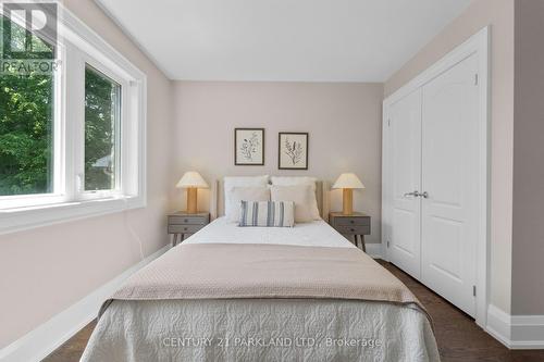 112 Oakcrest Avenue, Toronto (East End-Danforth), ON - Indoor Photo Showing Bedroom