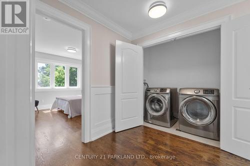 112 Oakcrest Avenue, Toronto (East End-Danforth), ON - Indoor Photo Showing Laundry Room