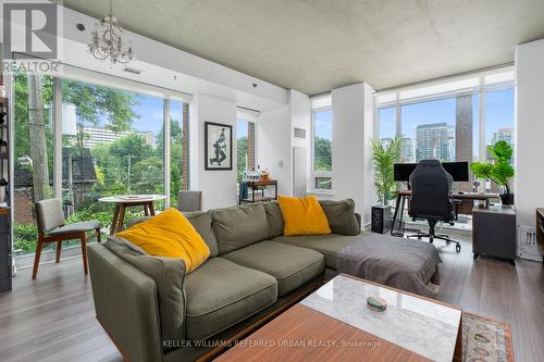 301 - 220 George Street, Toronto (Moss Park), ON - Indoor Photo Showing Living Room