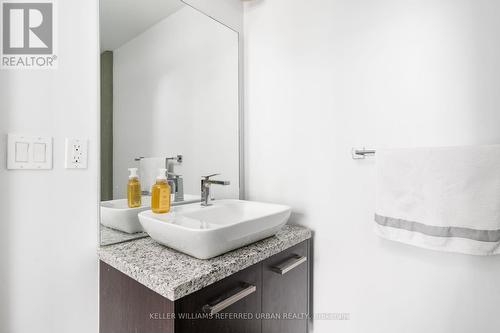 301 - 220 George Street, Toronto (Moss Park), ON - Indoor Photo Showing Bathroom