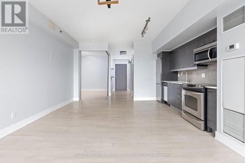 605 - 630 Queen Street E, Toronto (South Riverdale), ON - Indoor Photo Showing Kitchen