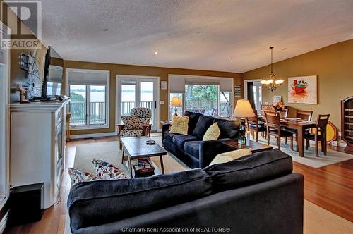 11507 Wildwood Line, Rondeau, ON - Indoor Photo Showing Living Room