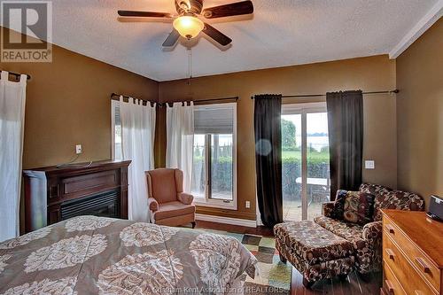 11507 Wildwood Line, Rondeau, ON - Indoor Photo Showing Bedroom