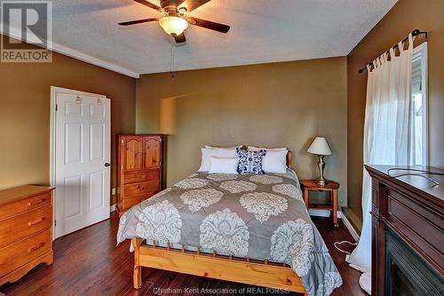 11507 Wildwood Line, Rondeau, ON - Indoor Photo Showing Bedroom