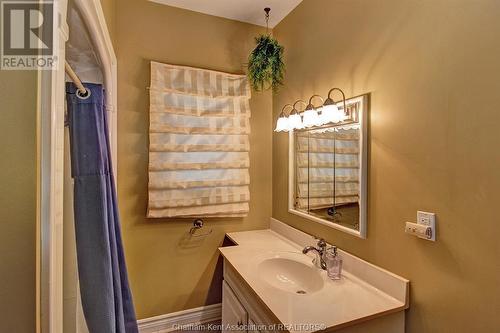 11507 Wildwood Line, Rondeau, ON - Indoor Photo Showing Bathroom