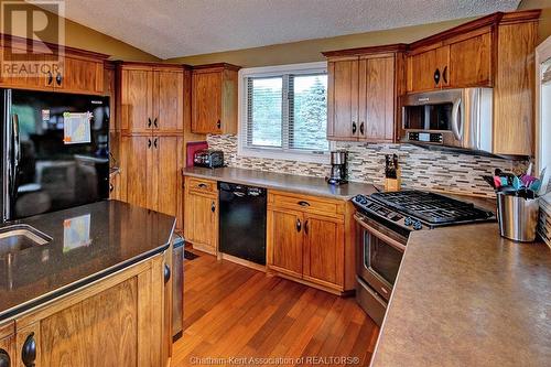 11507 Wildwood Line, Rondeau, ON - Indoor Photo Showing Kitchen