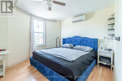 354 Cumberland Avenue, Hamilton (Blakeley), ON - Indoor Photo Showing Bedroom