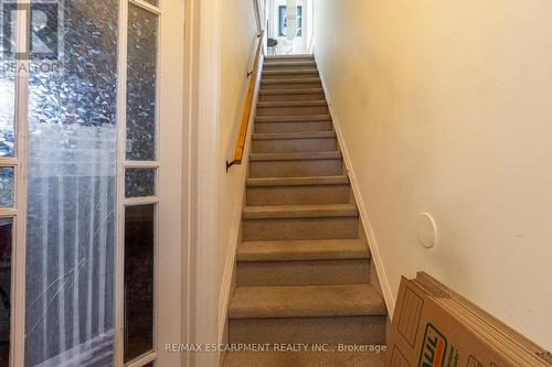 354 Cumberland Avenue, Hamilton (Blakeley), ON - Indoor Photo Showing Other Room