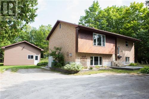 6404 King St., Mindemoya, ON - Outdoor