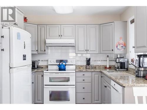 3870 Brown Road Unit# 303, West Kelowna, BC - Indoor Photo Showing Kitchen