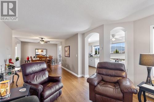 3870 Brown Road Unit# 303, West Kelowna, BC - Indoor Photo Showing Living Room