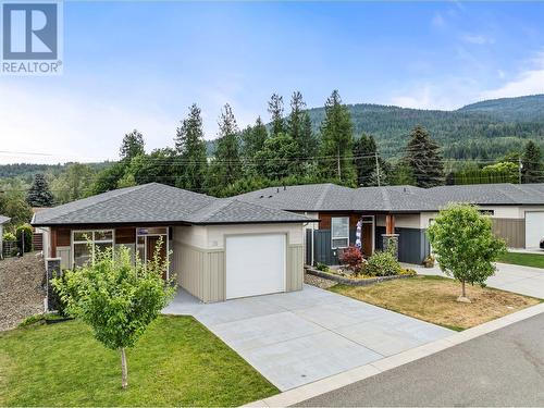 1611 10Th Street Sw Unit# 25, Salmon Arm, BC - Outdoor