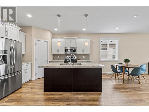 1611 10Th Street Sw Unit# 25, Salmon Arm, BC - Indoor Photo Showing Kitchen With Upgraded Kitchen