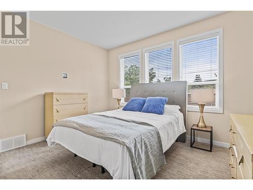 1611 10Th Street Sw Unit# 25, Salmon Arm, BC - Indoor Photo Showing Bedroom