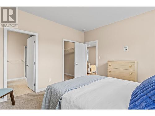 1611 10Th Street Sw Unit# 25, Salmon Arm, BC - Indoor Photo Showing Bedroom