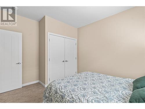 1611 10Th Street Sw Unit# 25, Salmon Arm, BC - Indoor Photo Showing Bedroom