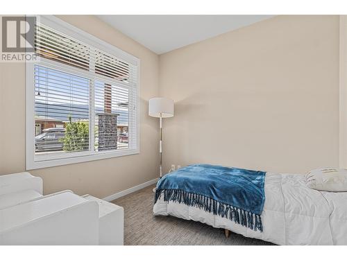 1611 10Th Street Sw Unit# 25, Salmon Arm, BC - Indoor Photo Showing Bedroom