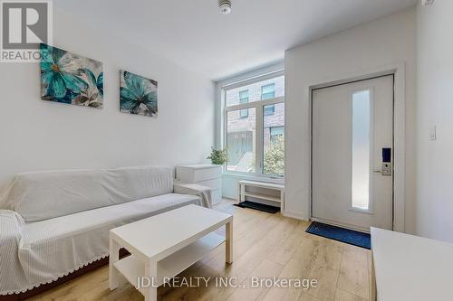 69 - 1760 Simcoe Street N, Oshawa, ON - Indoor Photo Showing Living Room