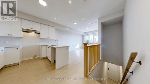 #6 - 11 Baynes Way, Bradford West Gwillimbury (Bradford), ON - Indoor Photo Showing Kitchen