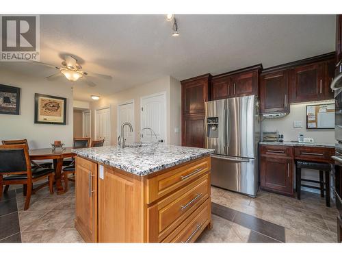 410 Clifton Road, Kelowna, BC - Indoor Photo Showing Kitchen