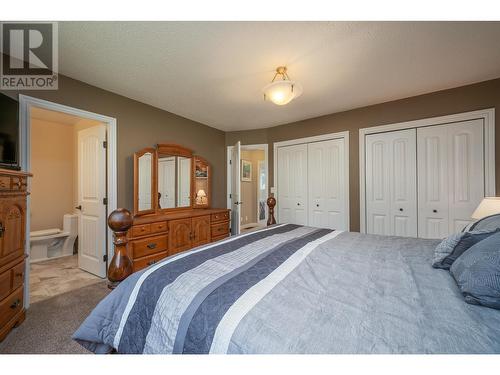 410 Clifton Road, Kelowna, BC - Indoor Photo Showing Bedroom