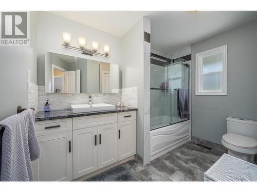 410 Clifton Road, Kelowna, BC - Indoor Photo Showing Bathroom