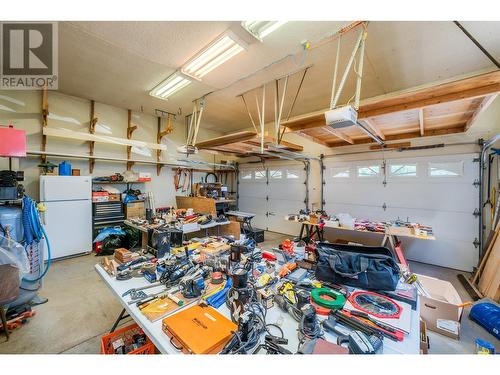 410 Clifton Road, Kelowna, BC - Indoor Photo Showing Garage