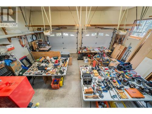 410 Clifton Road, Kelowna, BC - Indoor Photo Showing Garage