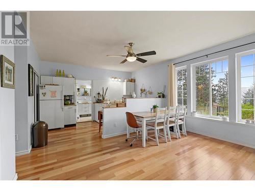 5610 Oyama Lake Road, Lake Country, BC - Indoor Photo Showing Dining Room