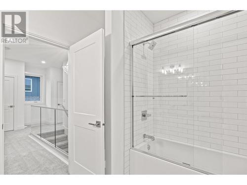 2157 Kentucky Crescent, Kelowna, BC - Indoor Photo Showing Bathroom