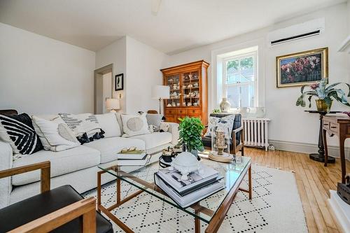 44 King Street, Port Colborne, ON - Indoor Photo Showing Living Room