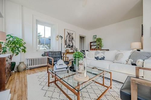 44 King Street, Port Colborne, ON - Indoor Photo Showing Living Room