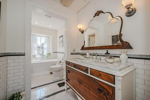 44 King Street, Port Colborne, ON - Indoor Photo Showing Bathroom