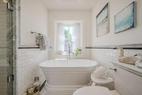 44 King Street, Port Colborne, ON - Indoor Photo Showing Bathroom