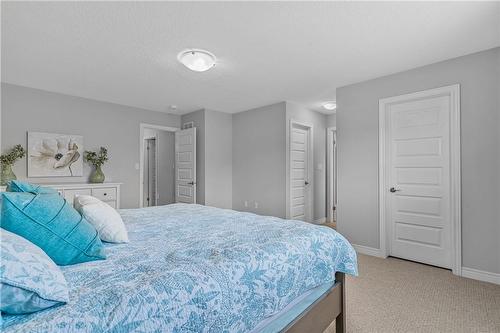 62 Bethune Avenue, Hamilton, ON - Indoor Photo Showing Bedroom