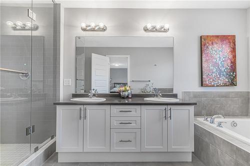 62 Bethune Avenue, Hamilton, ON - Indoor Photo Showing Bathroom