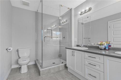 62 Bethune Avenue, Hamilton, ON - Indoor Photo Showing Bathroom