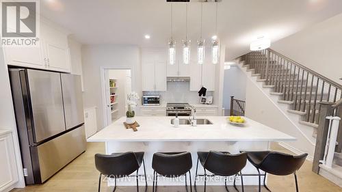 396 Ventoux Avenue, Ottawa (Cumberland), ON - Indoor Photo Showing Kitchen With Upgraded Kitchen