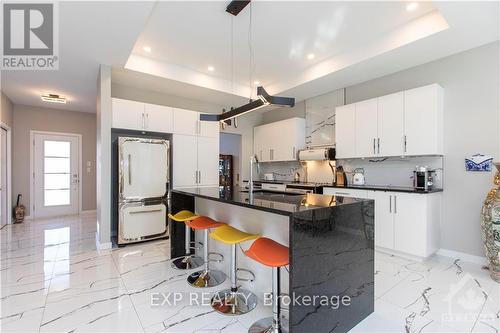 65 Granite Street, Prescott And Russell, ON - Indoor Photo Showing Kitchen