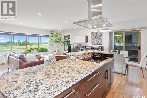 502 Sturgeon Drive, Saskatoon, SK - Indoor Photo Showing Kitchen With Upgraded Kitchen