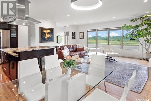 502 Sturgeon Drive, Saskatoon, SK - Indoor Photo Showing Dining Room