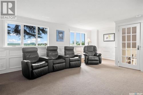 502 Sturgeon Drive, Saskatoon, SK - Indoor Photo Showing Living Room