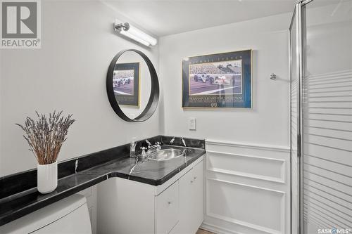 502 Sturgeon Drive, Saskatoon, SK - Indoor Photo Showing Bathroom